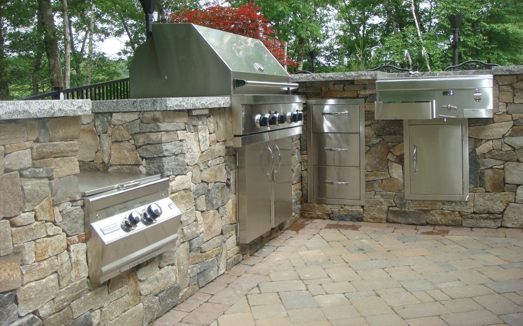 stone veneer outdoor kitchen grill