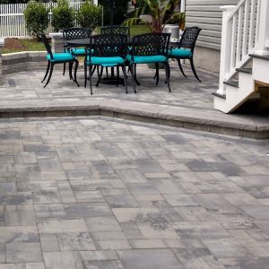 Nicolock Stone Ridge paving stones on patio oceanic blue