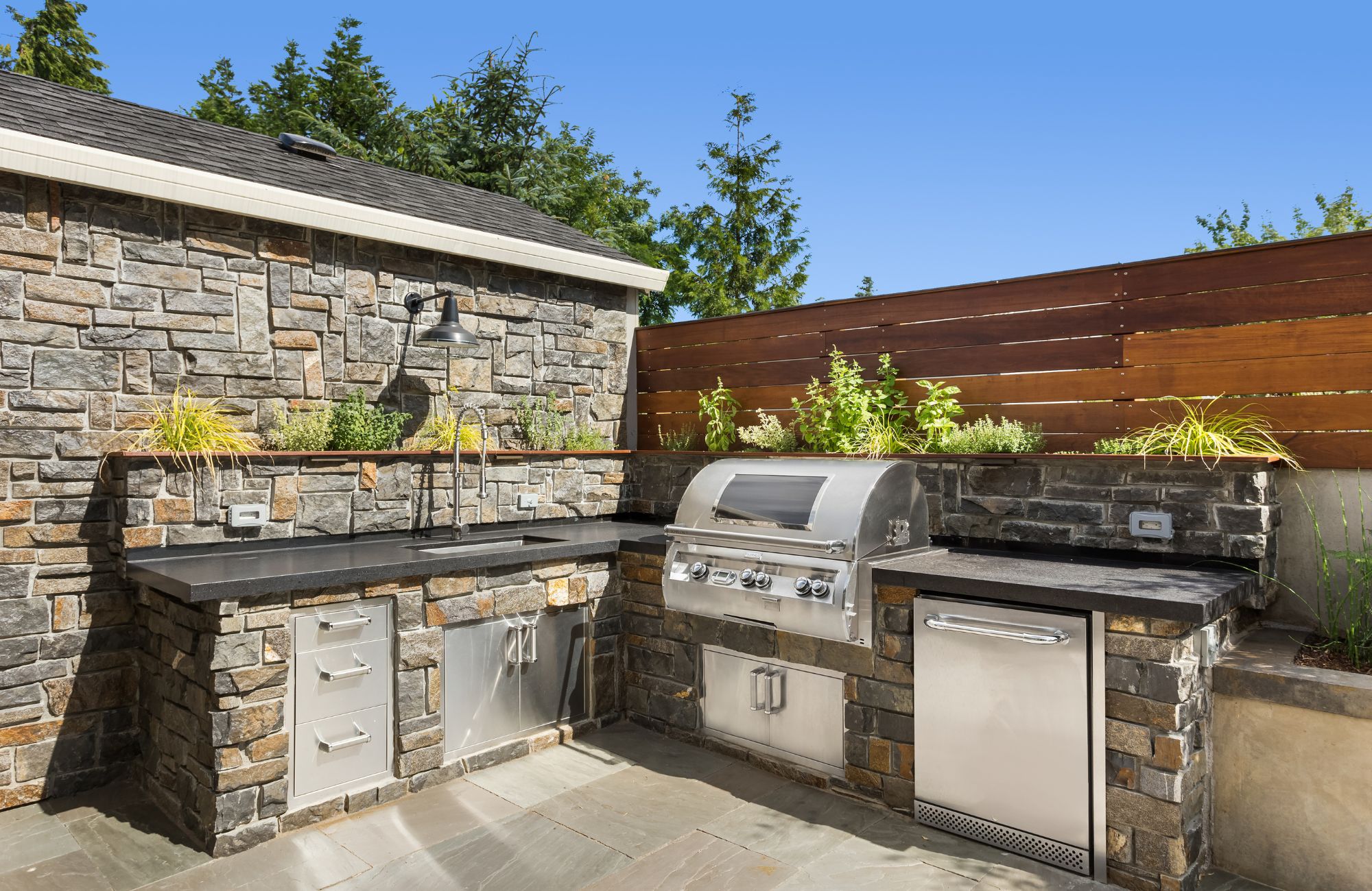 outdoor kitchen
