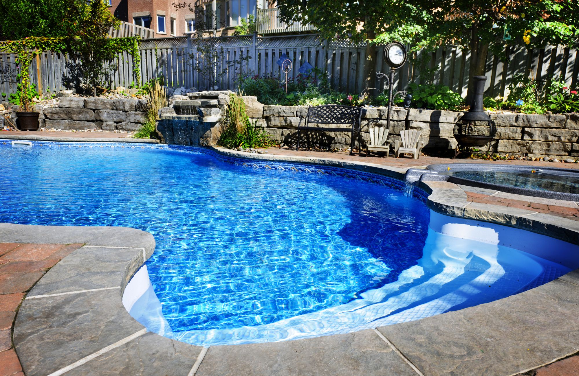 Stone Pool Coping That Elevates Form and Function