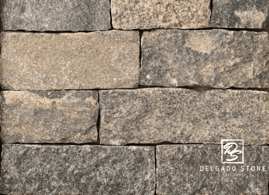Close-up photo of Liberty Hill Strip Natural Thin Stone Veneer texture.