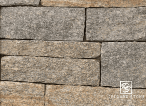 Photo of New York Blend Ashlar Natural Thin Stone Veneer swatch.