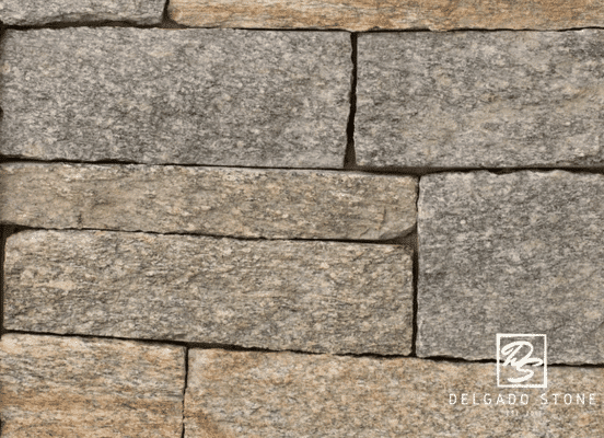 Photo of New York Blend Ashlar Natural Thin Stone Veneer swatch.
